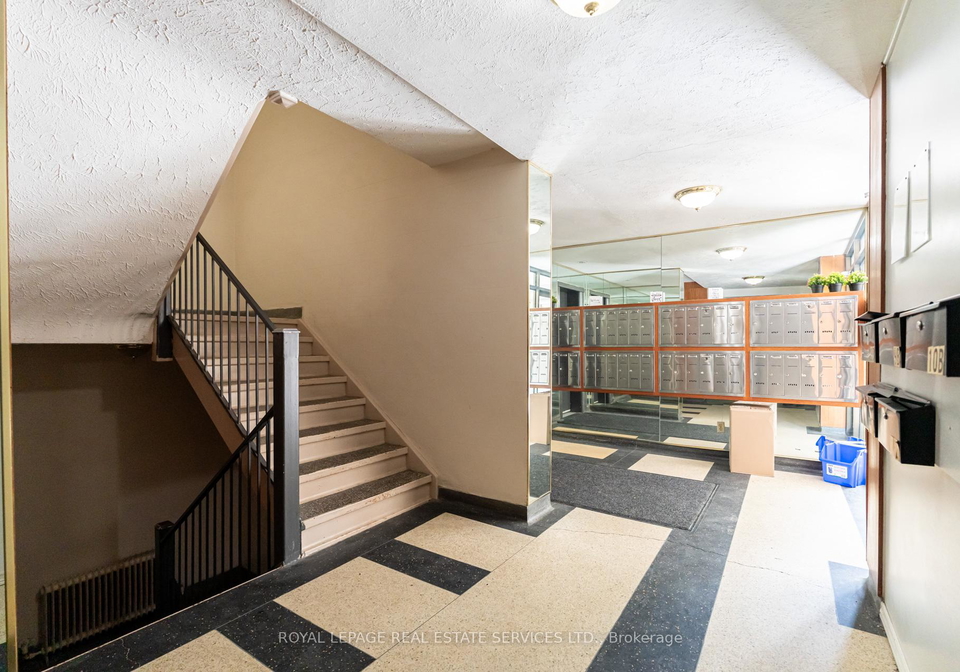 101-coe-hill-drive-toronto-ontario-w13446576