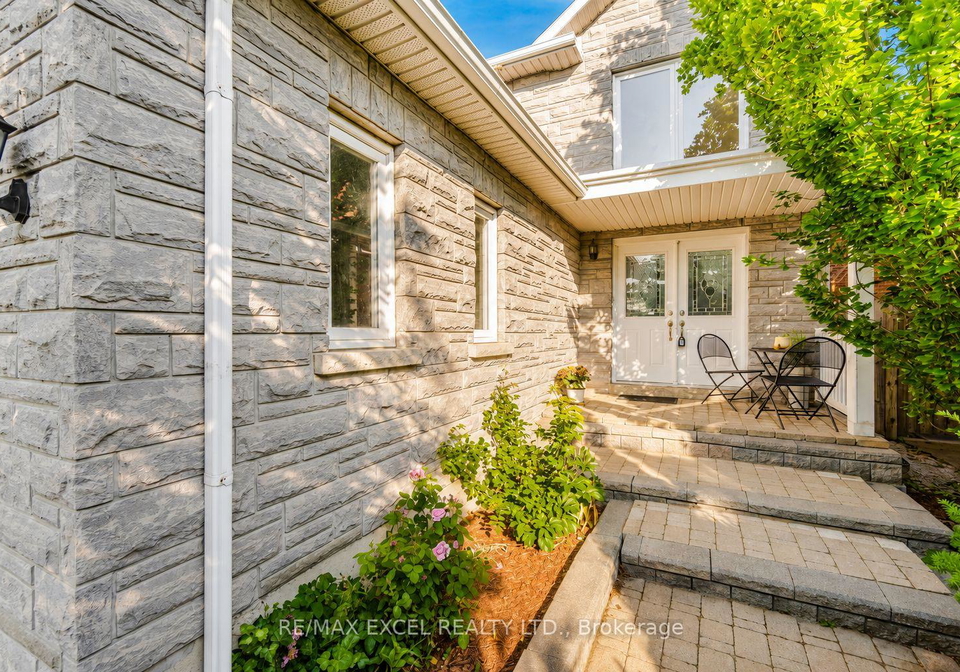 202-nahani-way-mississauga-ontario-w13446668