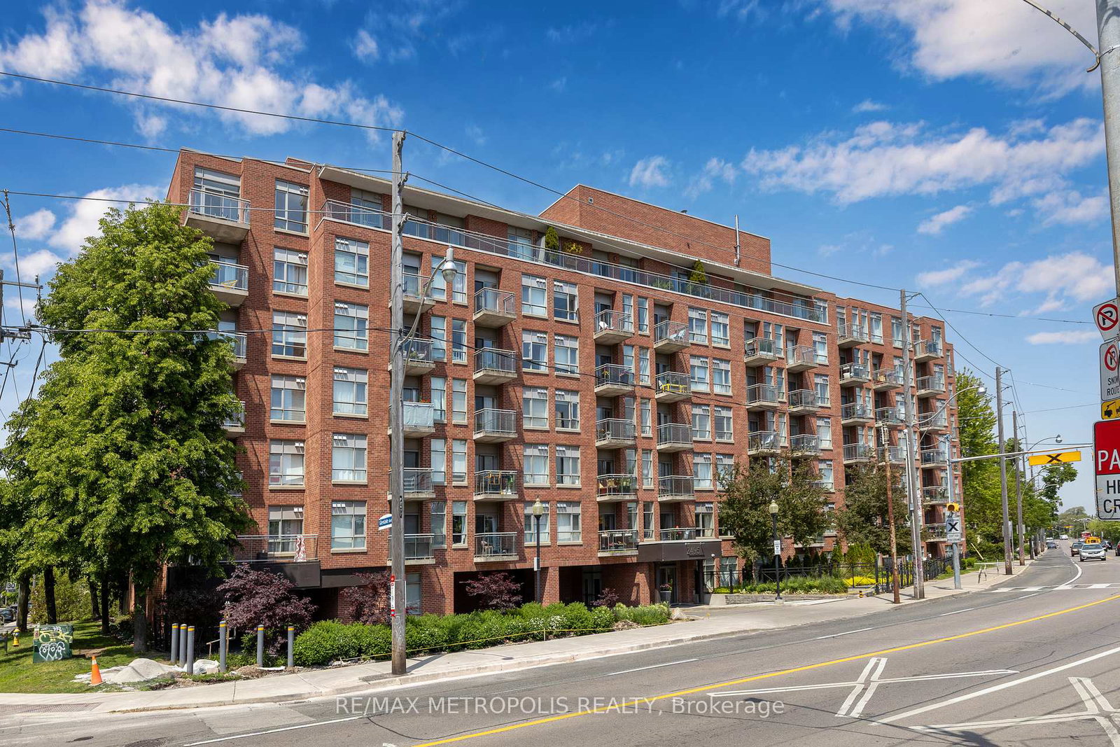 2495-dundas-street-w-toronto-ontario-w13446772