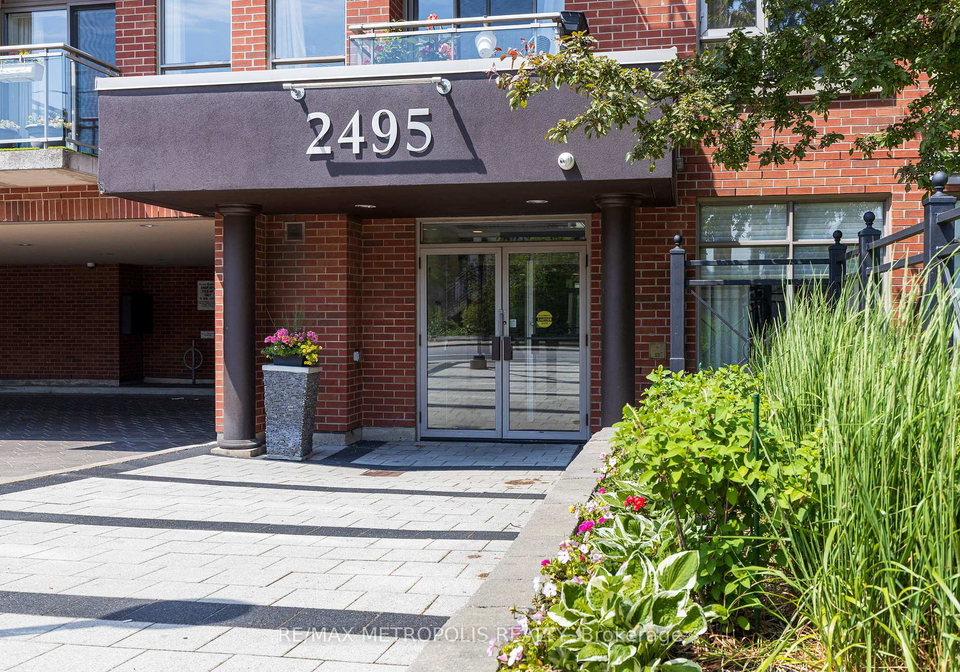 2495-dundas-street-w-toronto-ontario-w13446772