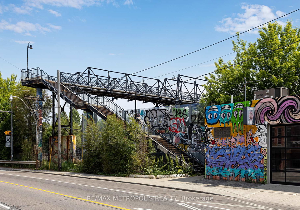 2495-dundas-street-w-toronto-ontario-w13446772