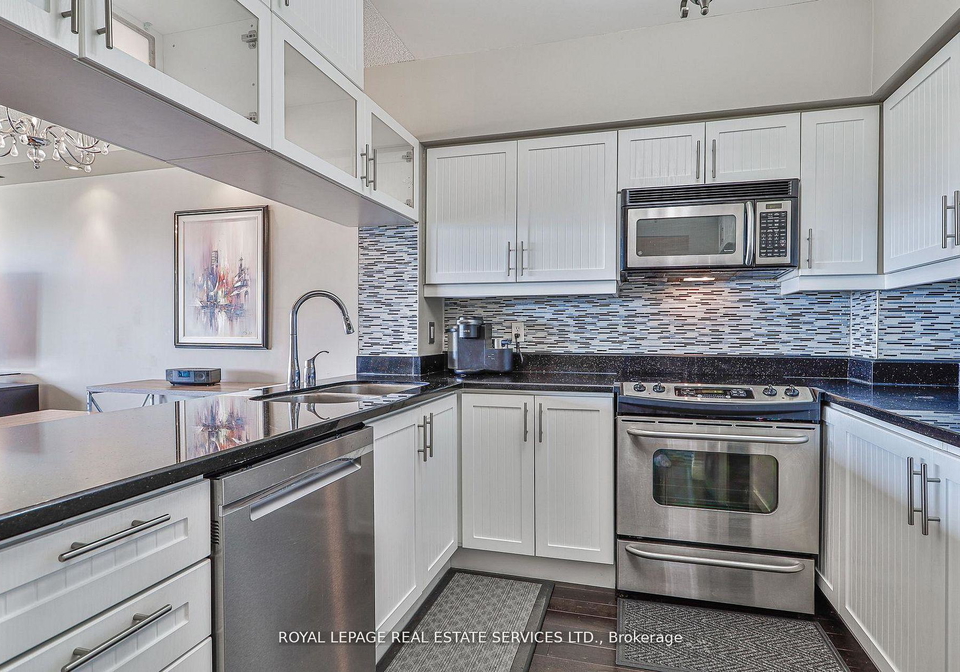 2261-lake-shore-boulevard-w-etobicoke-ontario-w13446822