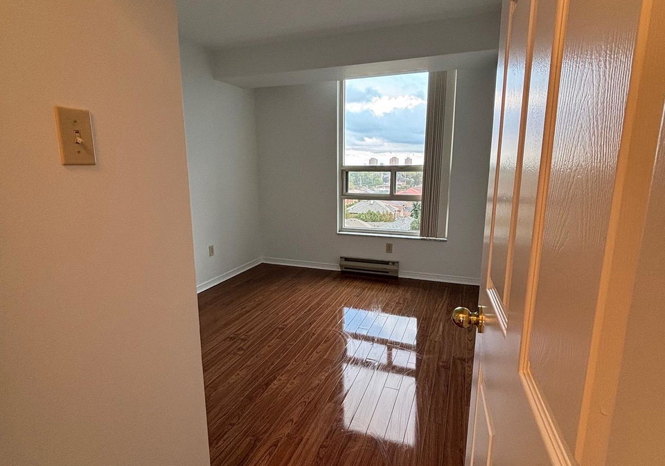 250-webb-drive-mississauga-ontario-w13446872