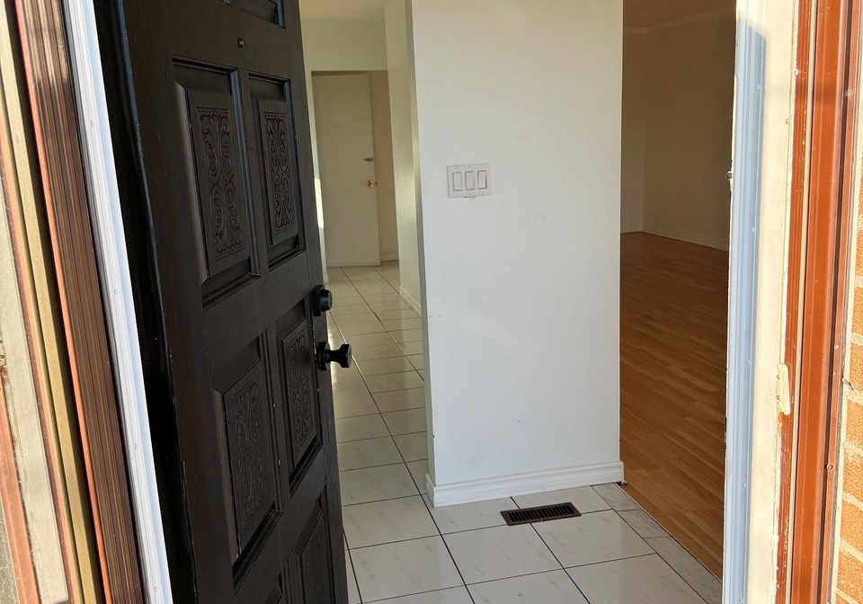 95-navenby-crescent-york-ontario-w13447424