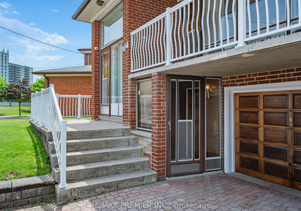 12-goldcrest-boulevard-north-york-ontario-w13447498