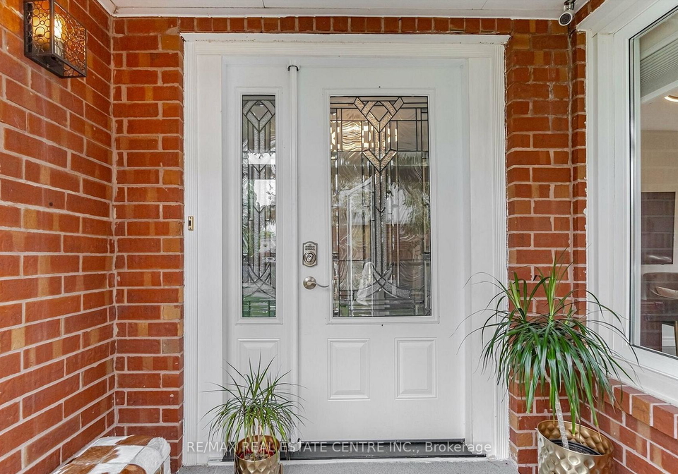 2046-glenada-crescent-oakville-ontario-w13447554