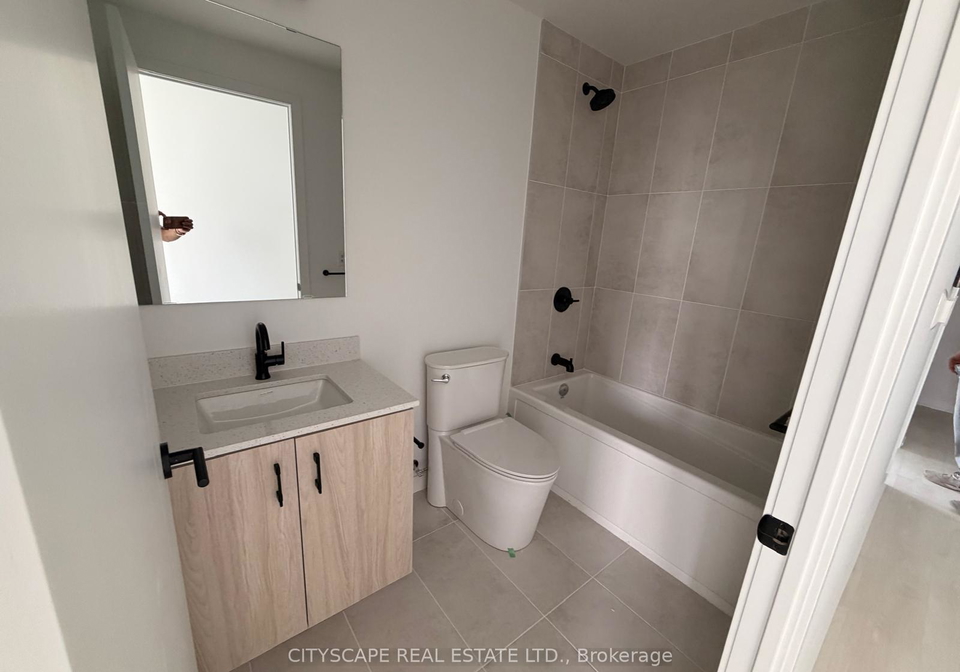 4878-powers-common-burlington-ontario-w13447790