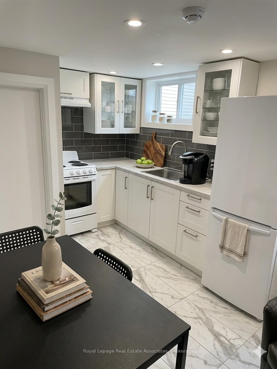 237-lakeshore-road-e-mississauga-ontario-w13447802