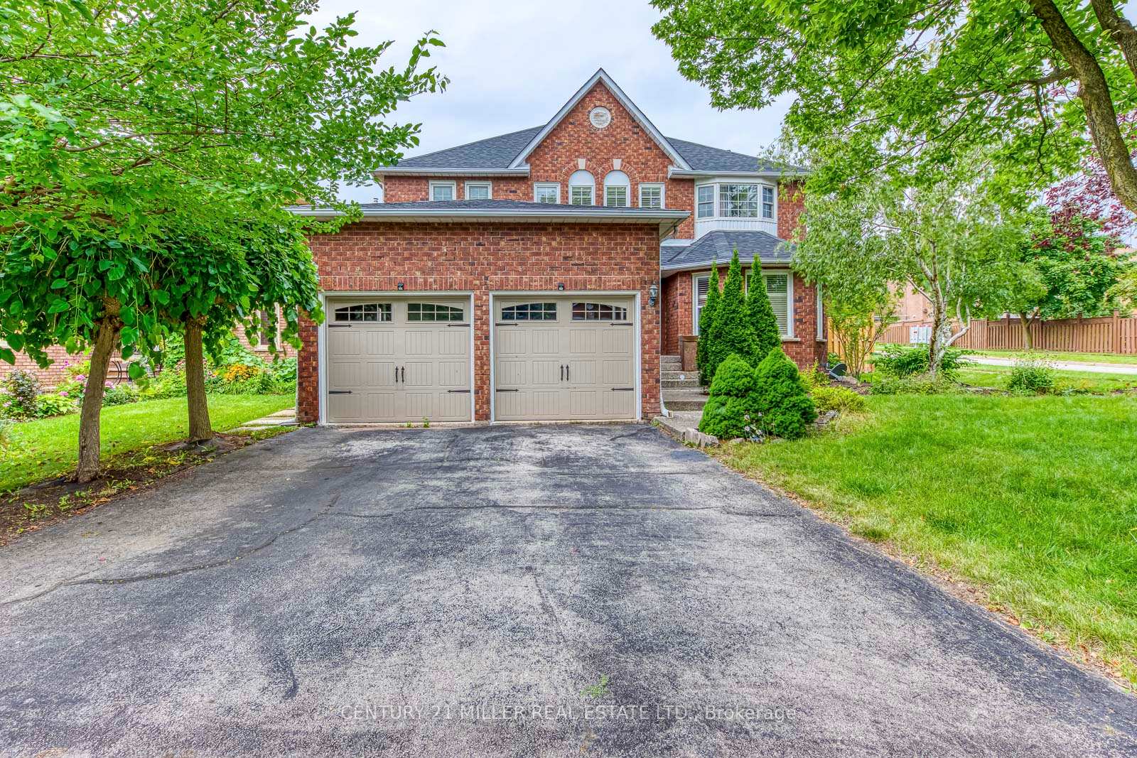 1351-fieldcrest-lane-oakville-ontario-w13448056
