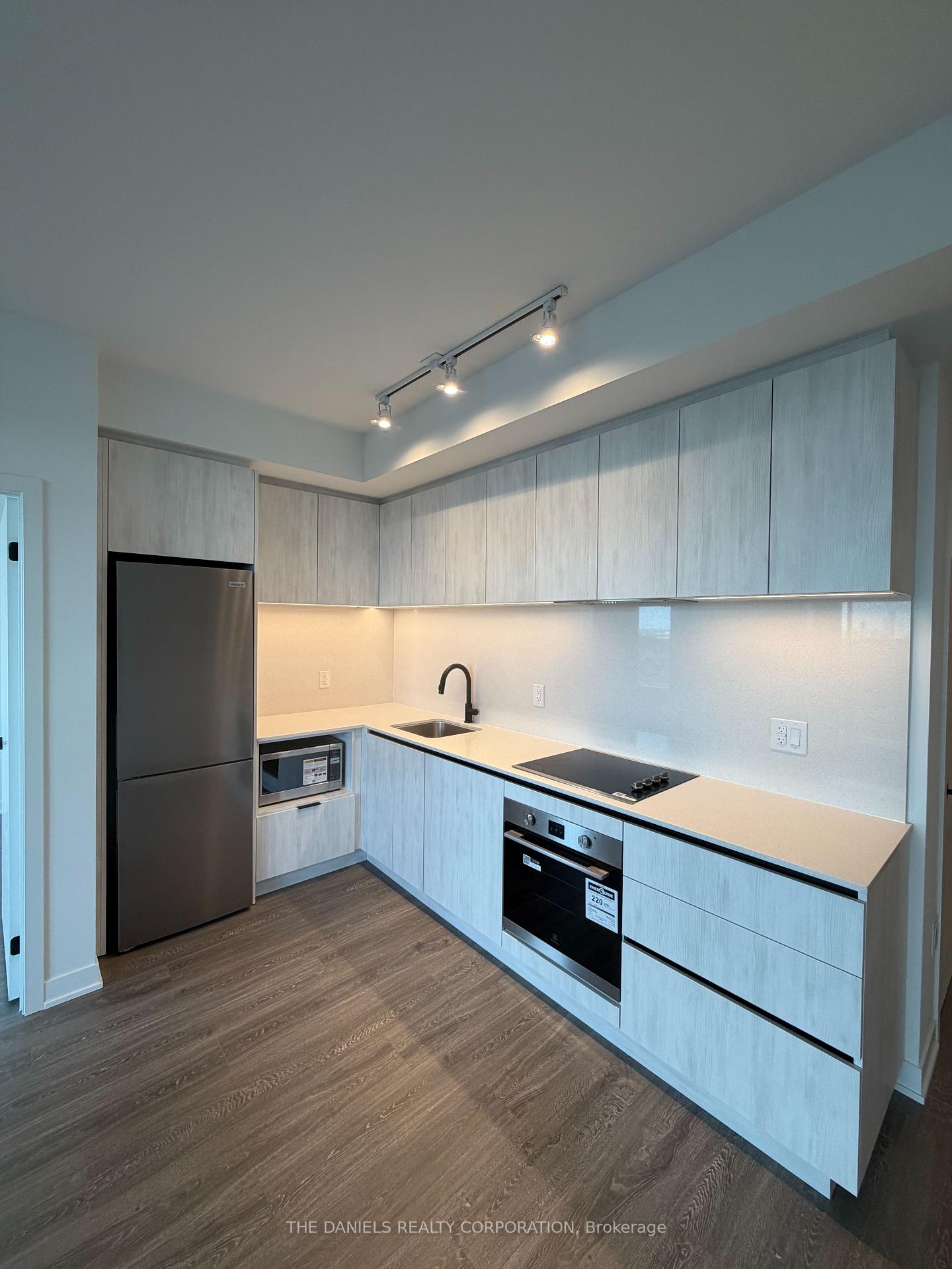 2495-eglinton-avenue-w-mississauga-ontario-w13448236