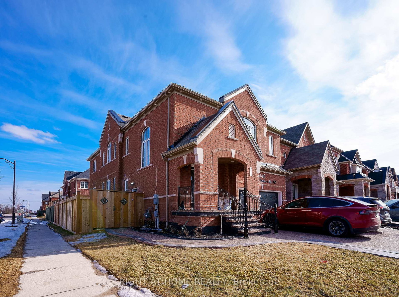 440-downes-jackson-heights-milton-ontario-w13448720