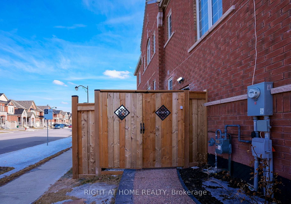 440-downes-jackson-heights-milton-ontario-w13448720