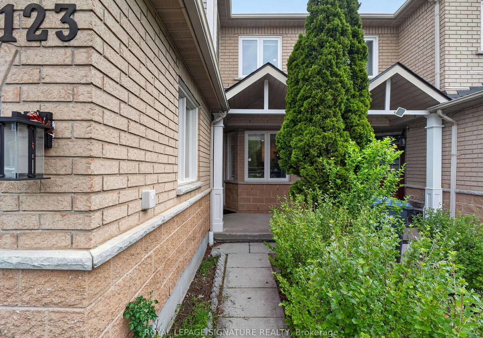 833-scollard-court-mississauga-ontario-w13448996