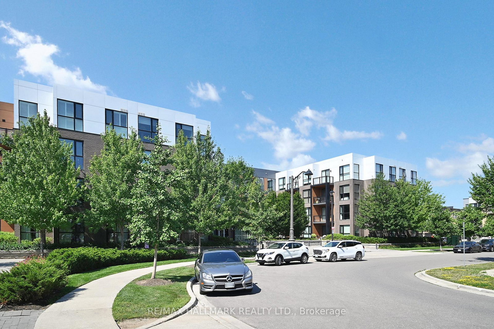150-sabina-drive-oakville-ontario-w13449108