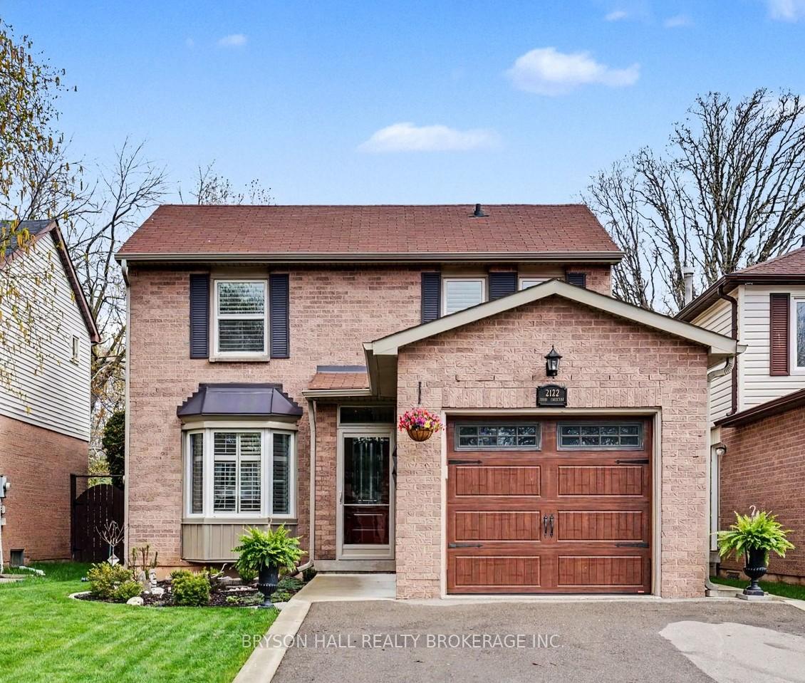 2122-hunt-crescent-burlington-ontario-w13449174