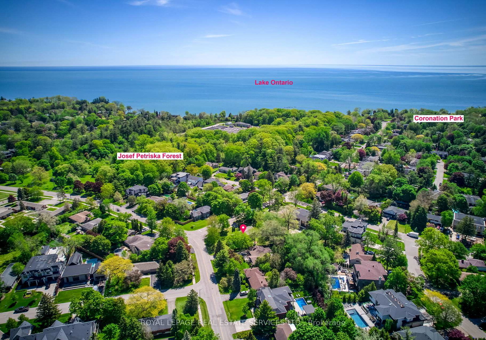 220-woodhaven-park-drive-oakville-ontario-w13449632