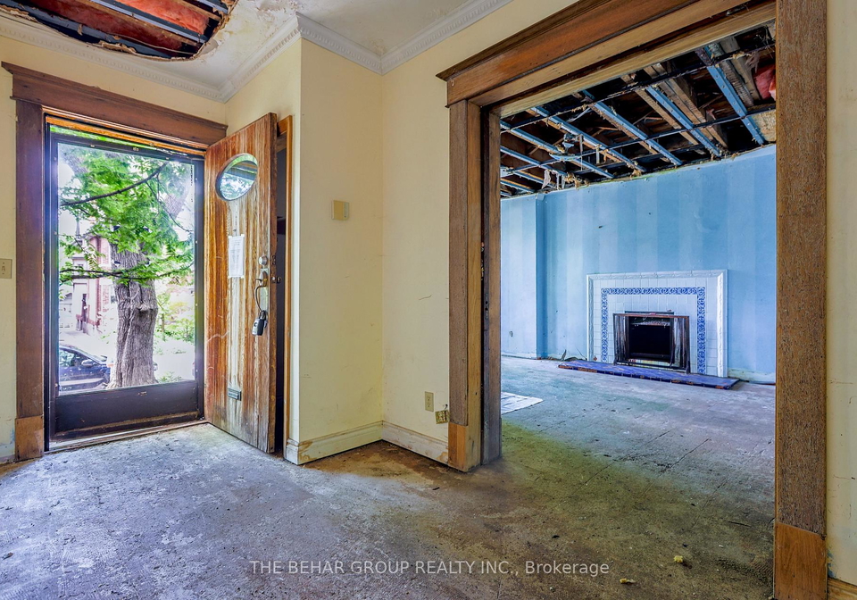 313-sunnyside-avenue-toronto-ontario-w13450186