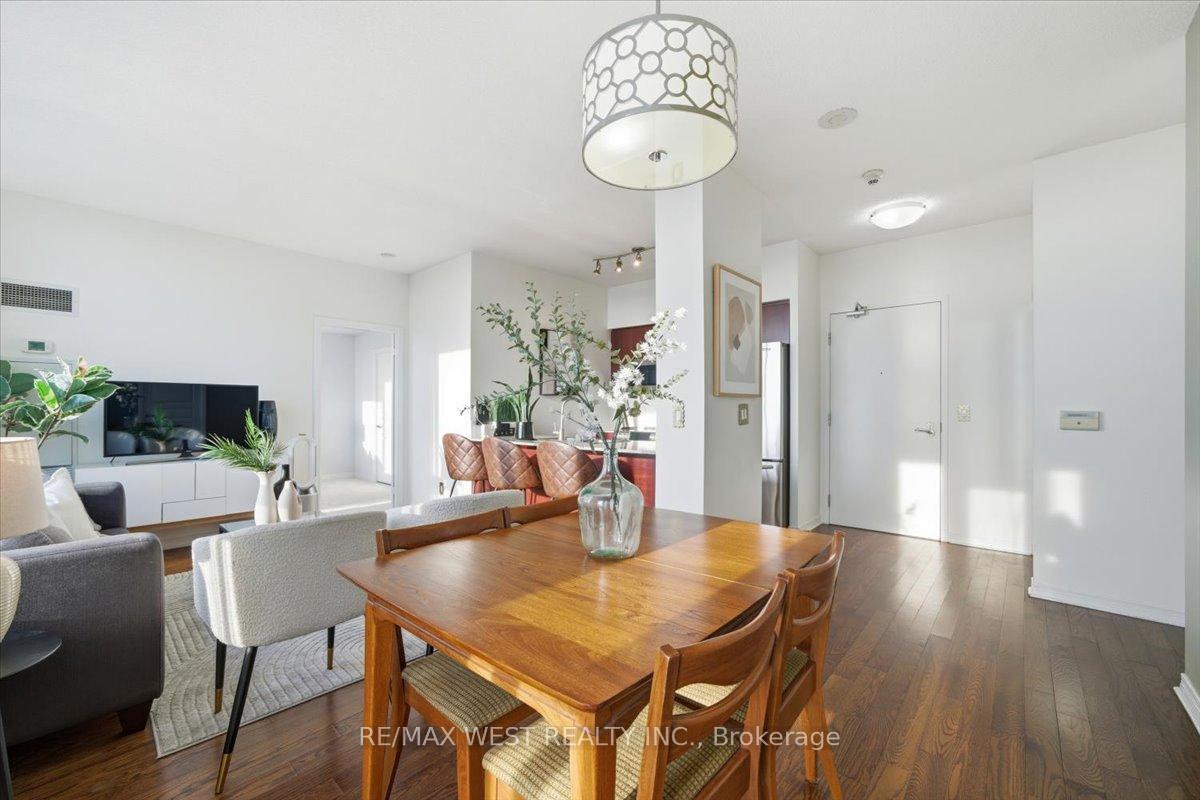 2240-lake-shore-boulevard-w-etobicoke-ontario-w13450442