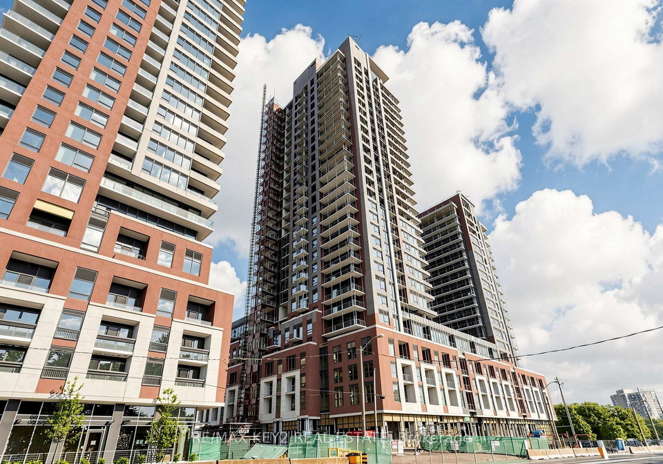 4010-eglinton-avenue-w-etobicoke-ontario-w13450494