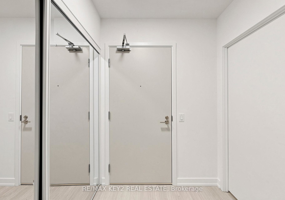 4010-eglinton-avenue-w-etobicoke-ontario-w13450494