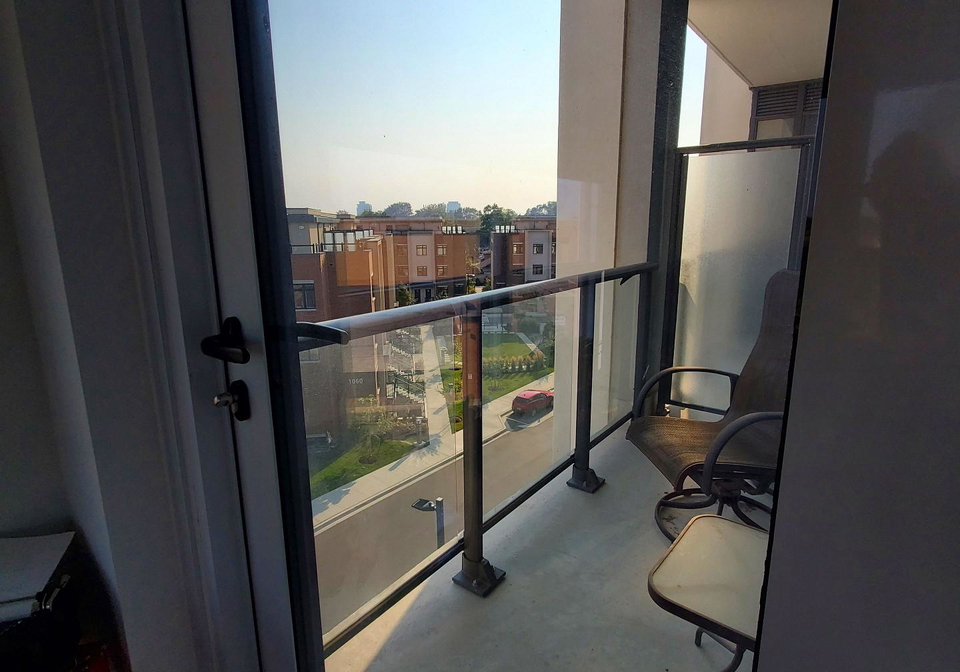 1063-douglas-mccurdy-comm-circle-mississauga-ontario-w13450510