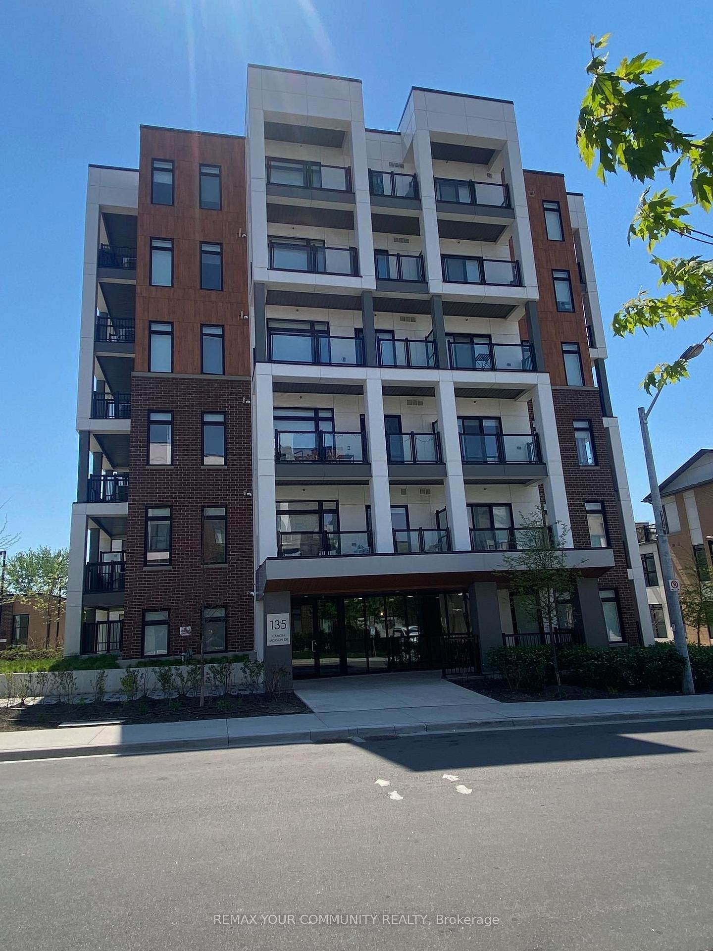 135-cannon-jackson-drive-north-york-ontario-w13450938