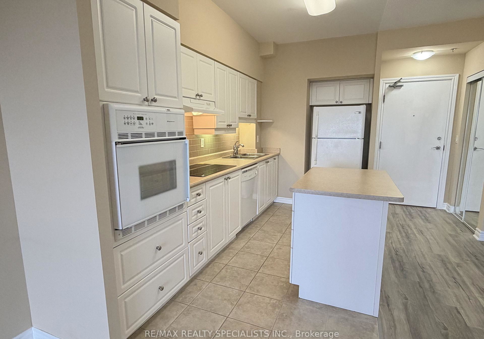 810-scollard-court-mississauga-ontario-w13450966