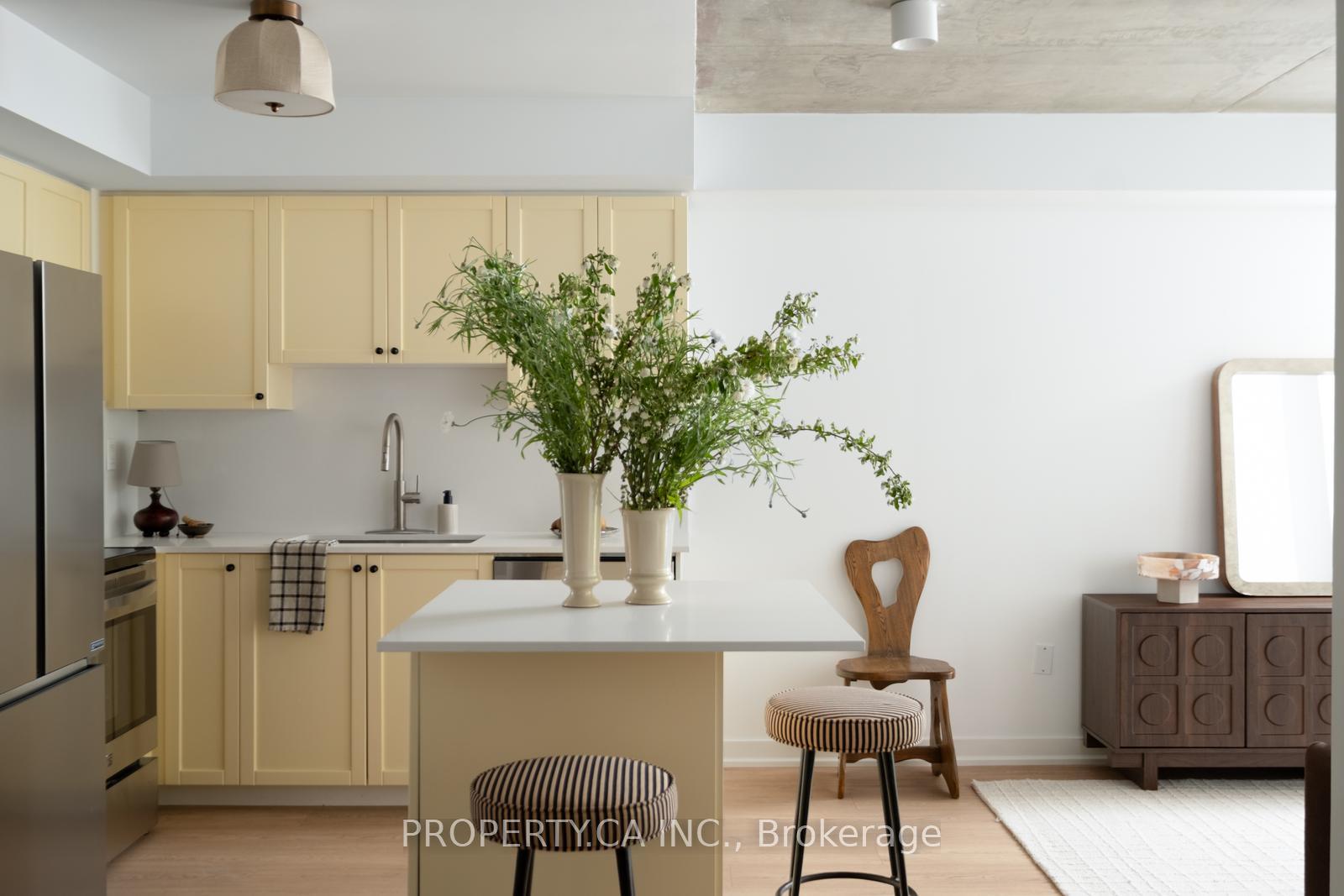 816-lansdowne-avenue-toronto-ontario-w13452306