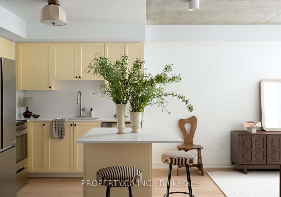 816-lansdowne-avenue-toronto-ontario-w13452306