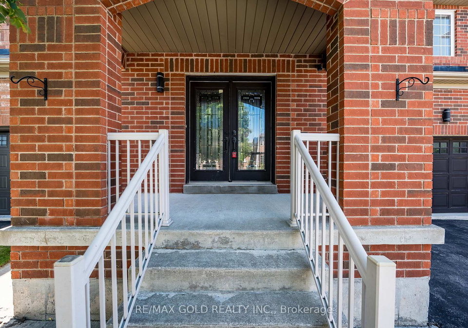 18-travis-crescent-brampton-ontario-w13452644