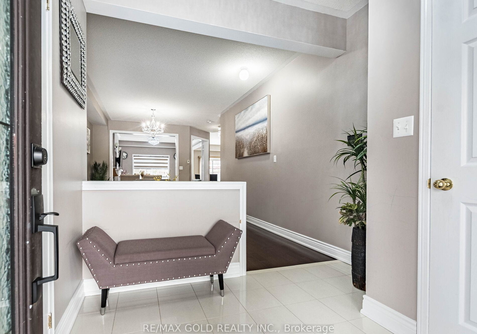 18-travis-crescent-brampton-ontario-w13452644