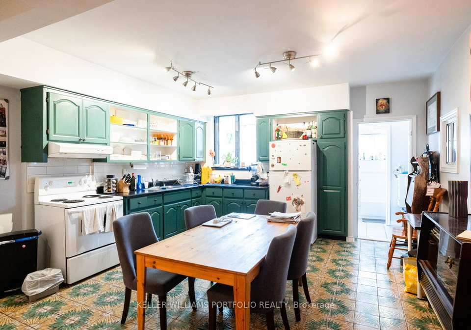 184-franklin-avenue-toronto-ontario-w13452836