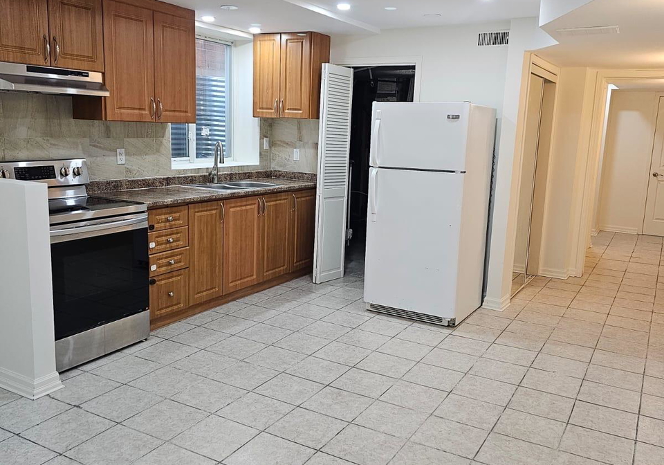 11-chalkfarm-crescent-brampton-ontario-w13453058