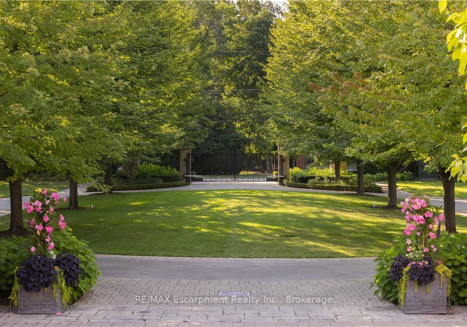 2054-lakeshore-road-e-oakville-ontario-w13453124