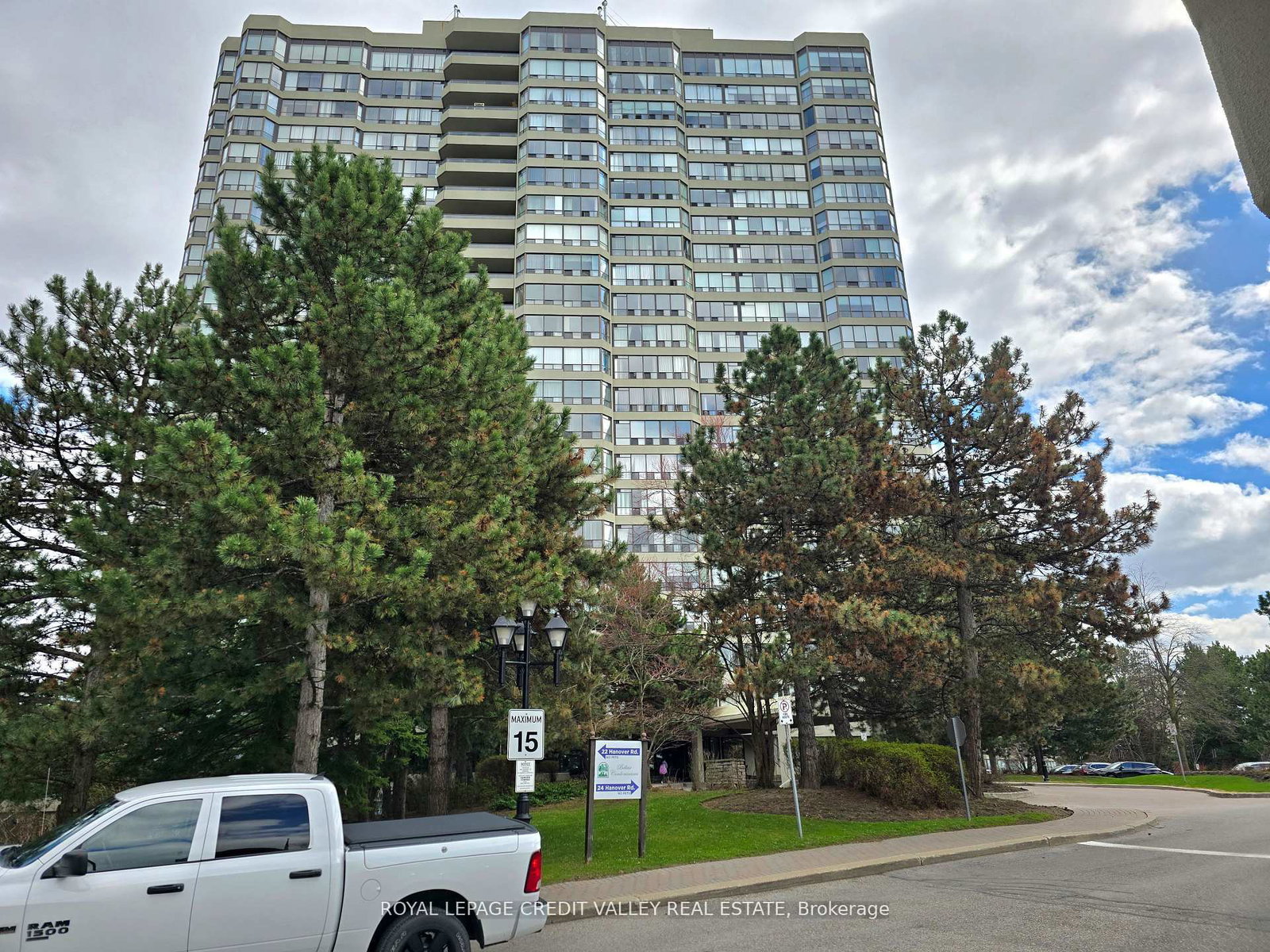 24-hanover-road-brampton-ontario-w13453184