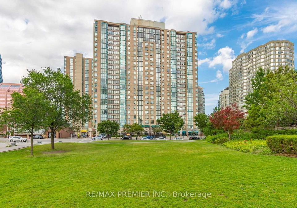 285-enfield-place-mississauga-ontario-w13453860