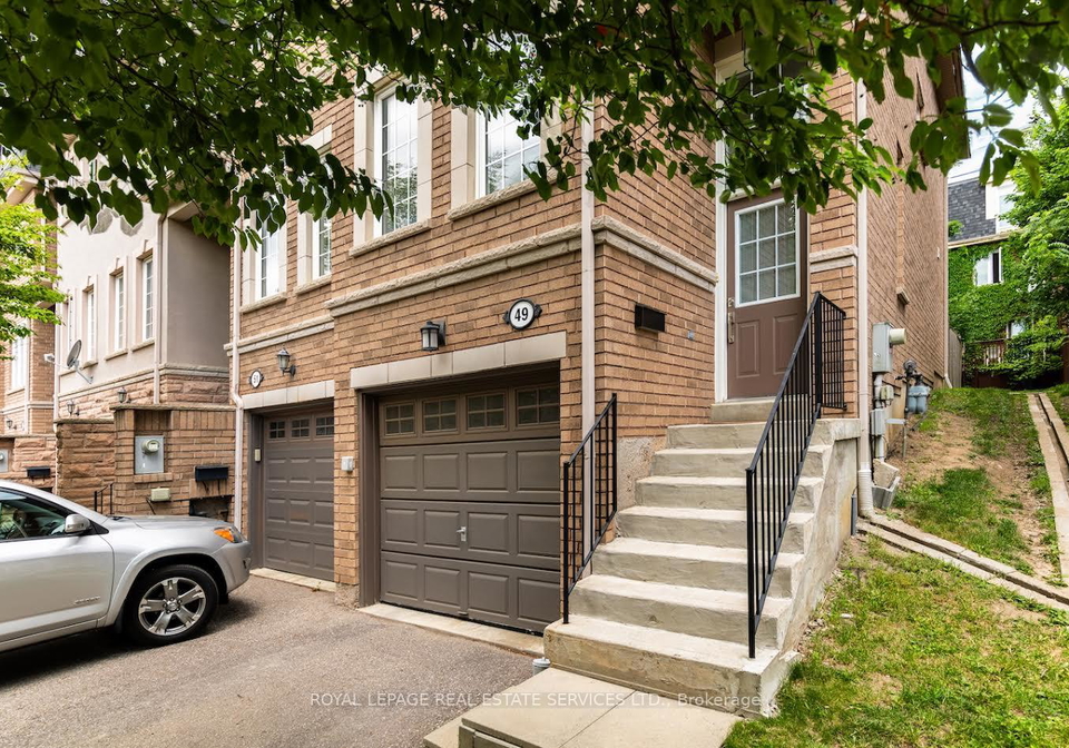 435-hensall-circle-mississauga-ontario-w13453862
