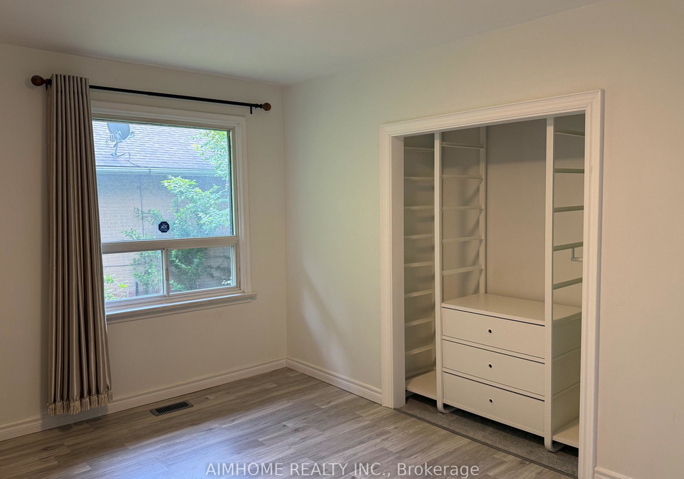 2076-constance-drive-oakville-ontario-w13453990