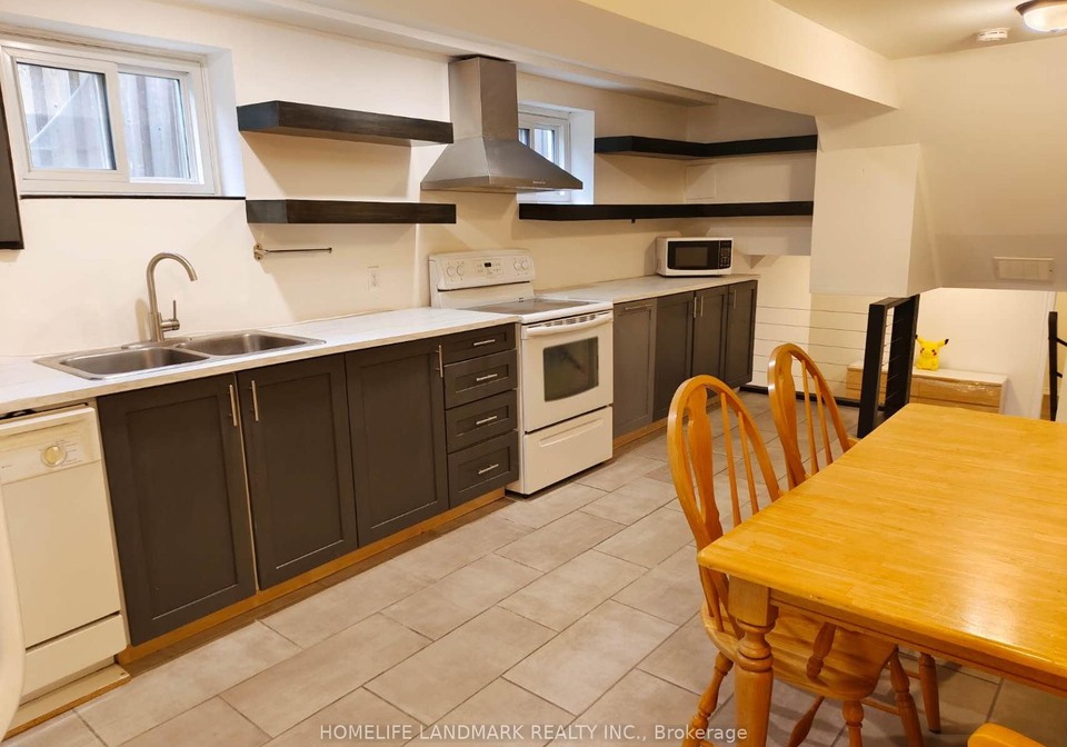 2527-kingsberry-crescent-mississauga-ontario-w13454106