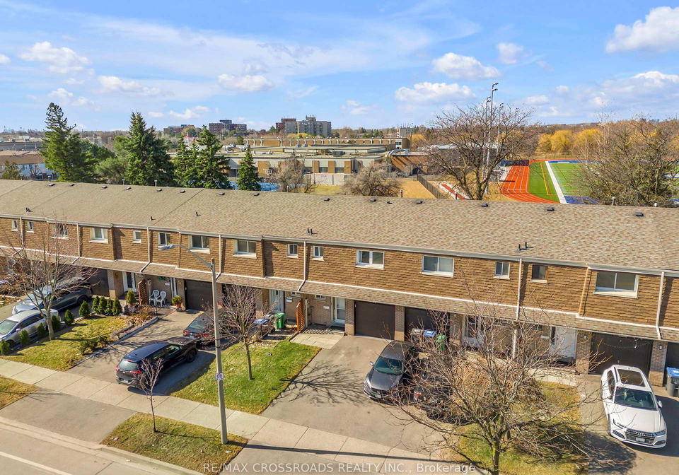 7450-darcel-avenue-mississauga-ontario-w13454260