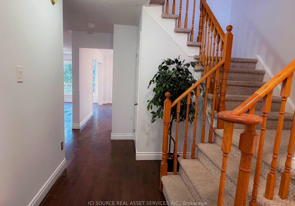 7176-harding-crescent-mississauga-ontario-w13454472