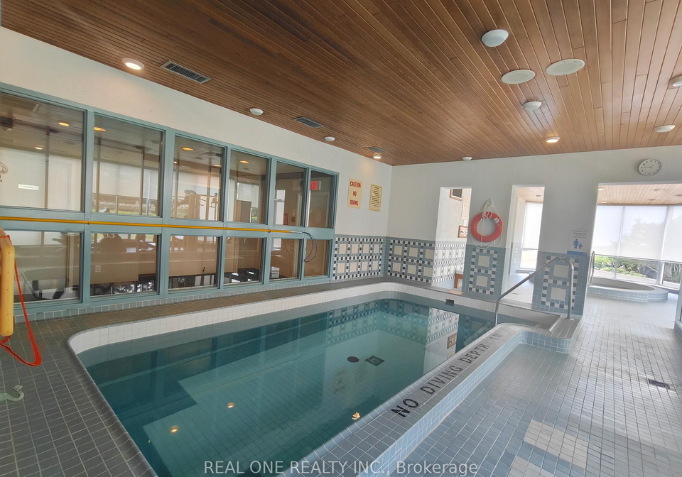 880-dundas-street-w-mississauga-ontario-w13454518