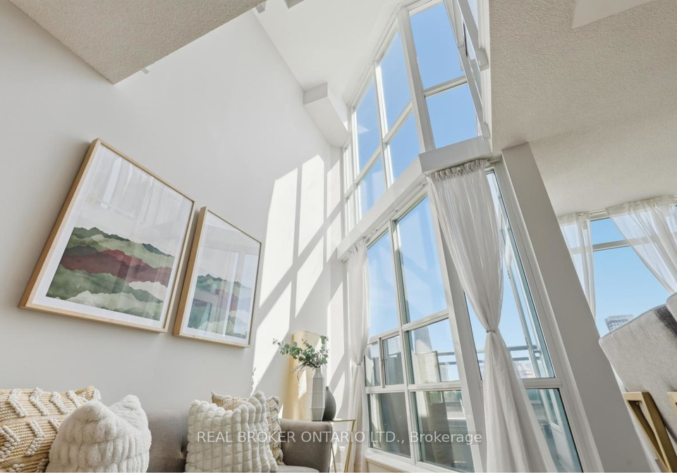 220-burnhamthorpe-road-w-mississauga-ontario-w13454886