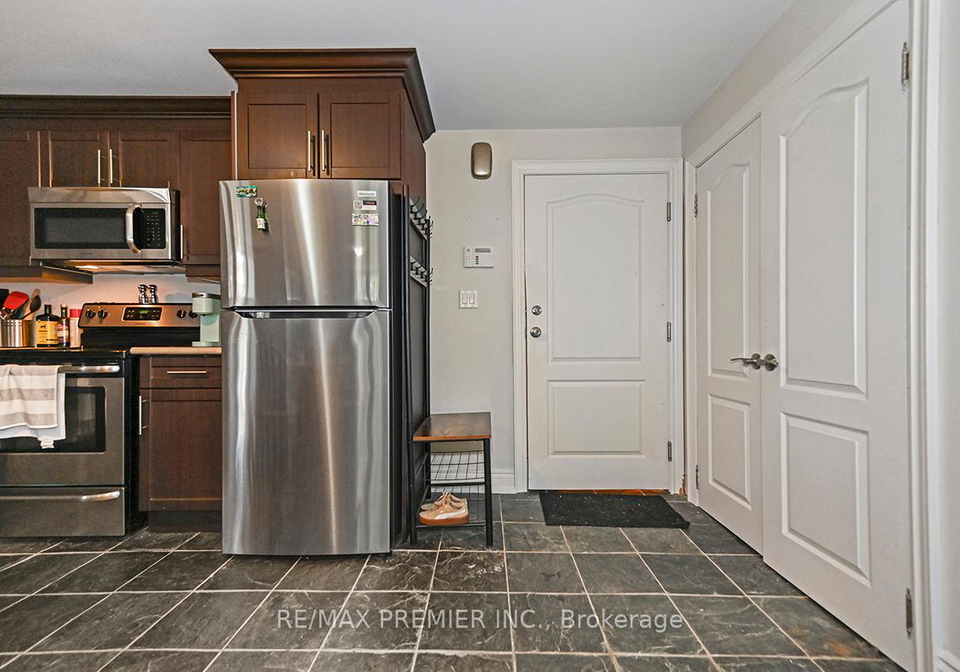 916-scarlett-road-etobicoke-ontario-w13455186