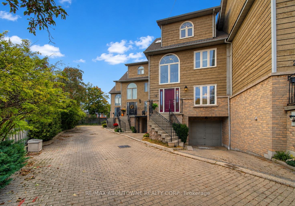 235marine-drive-oakville-ontario-w13455486
