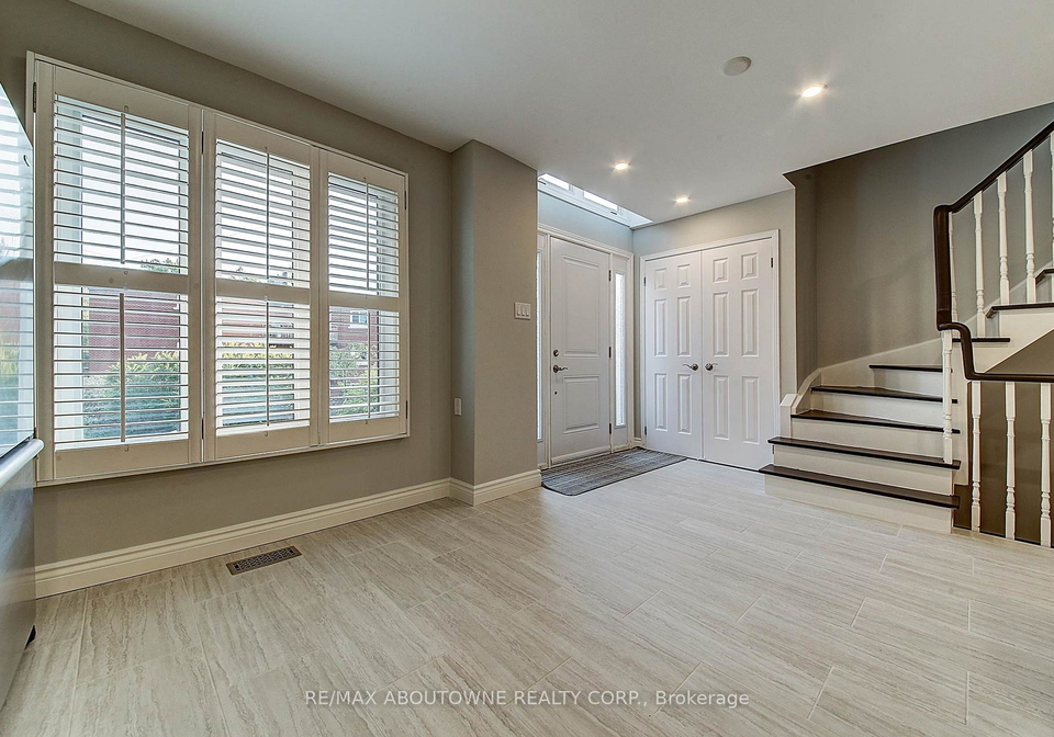 235marine-drive-oakville-ontario-w13455486