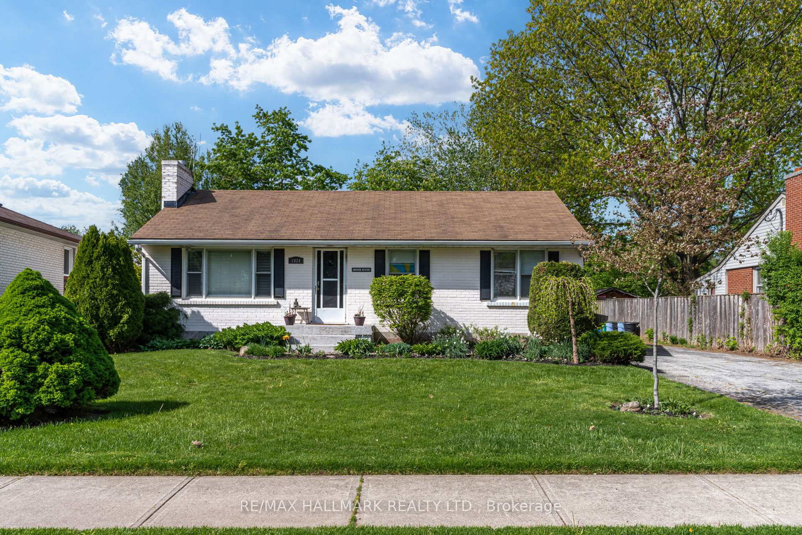 1024-churchill-avenue-oakville-ontario-w13455692
