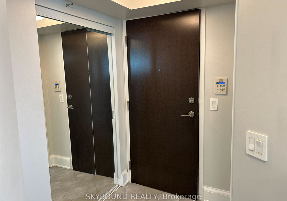 215-sherway-gardens-road-etobicoke-ontario-w13455822