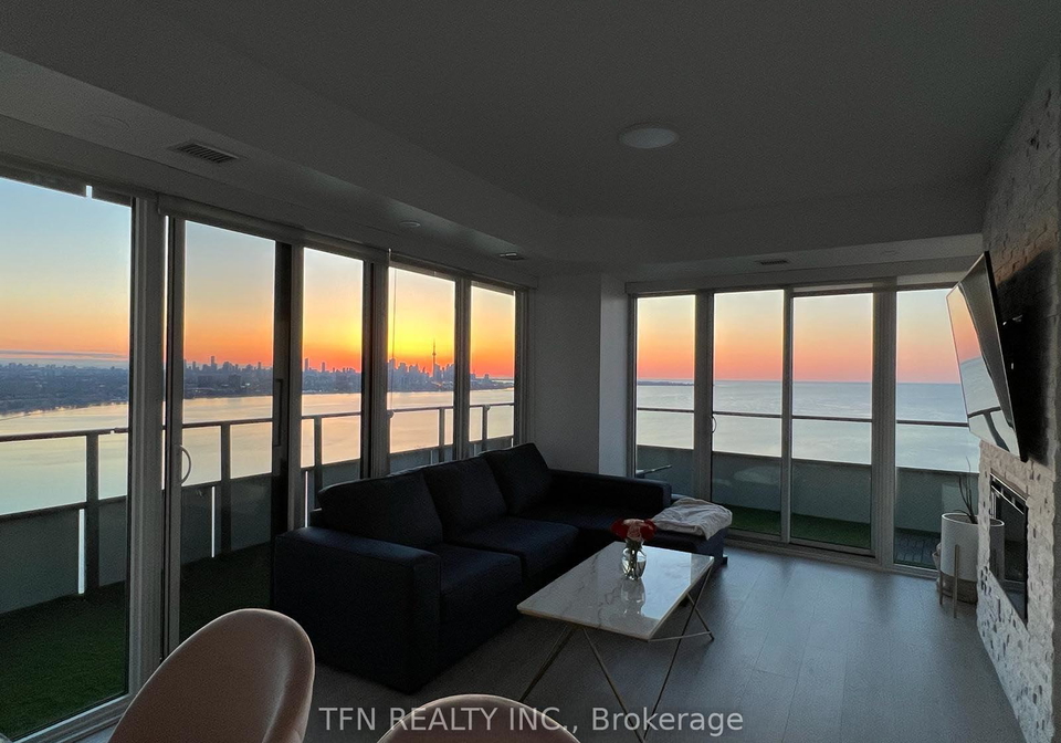 20-shore-breeze-drive-s-etobicoke-ontario-w13455872