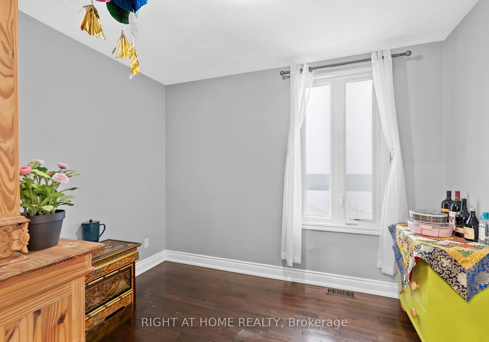 114-new-castle-street-n-etobicoke-ontario-w13456080